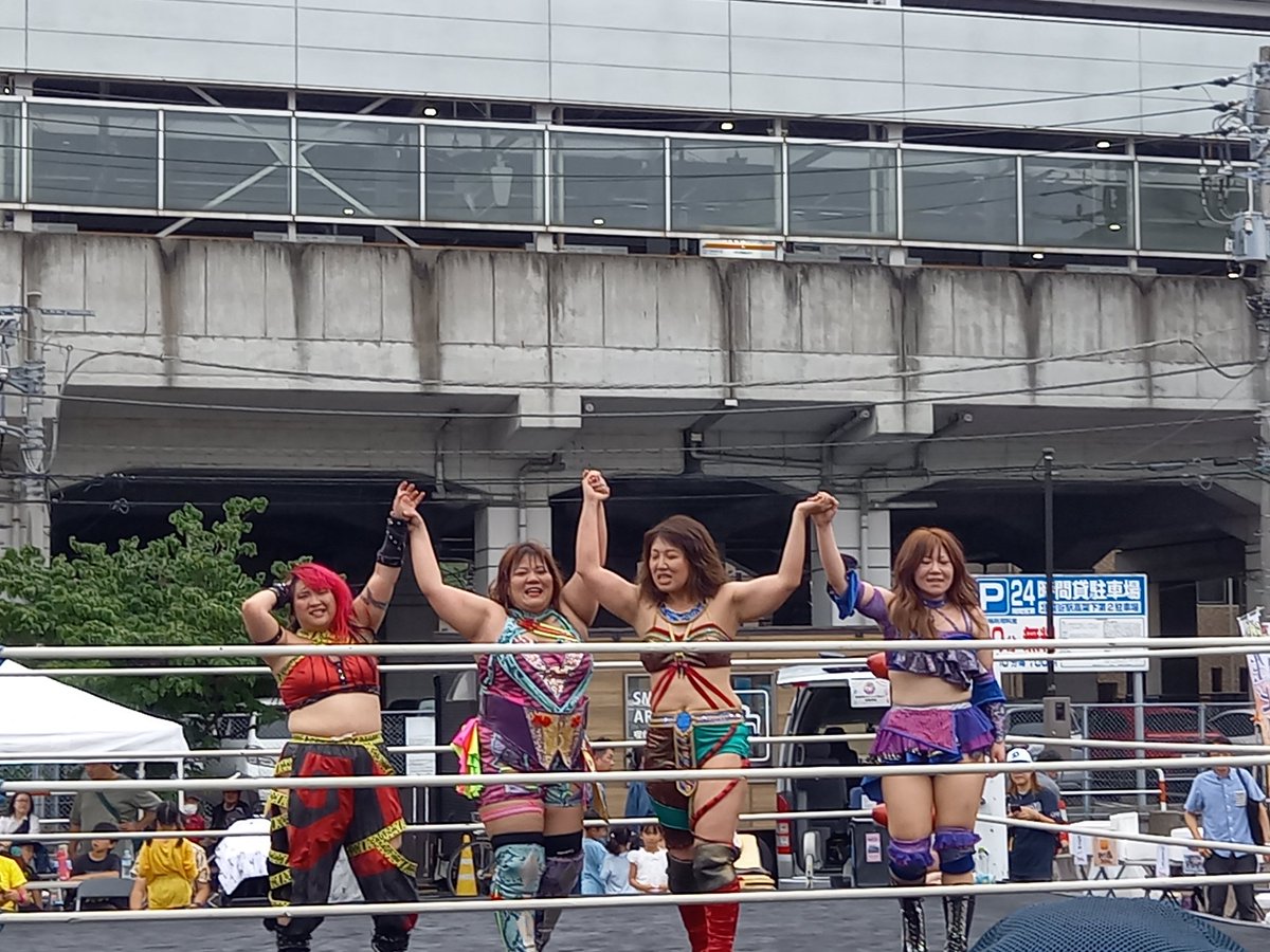 doramayuemon's tweet photo. 今日は、北越谷駅へ

越谷レスラー飯de子ども食堂プロレス

こういうイベントプロレス大好き

めっちゃ楽しかったです🎵

#勝はいいぞ
#iceribbon https://t.co/cNnDeOpKNG