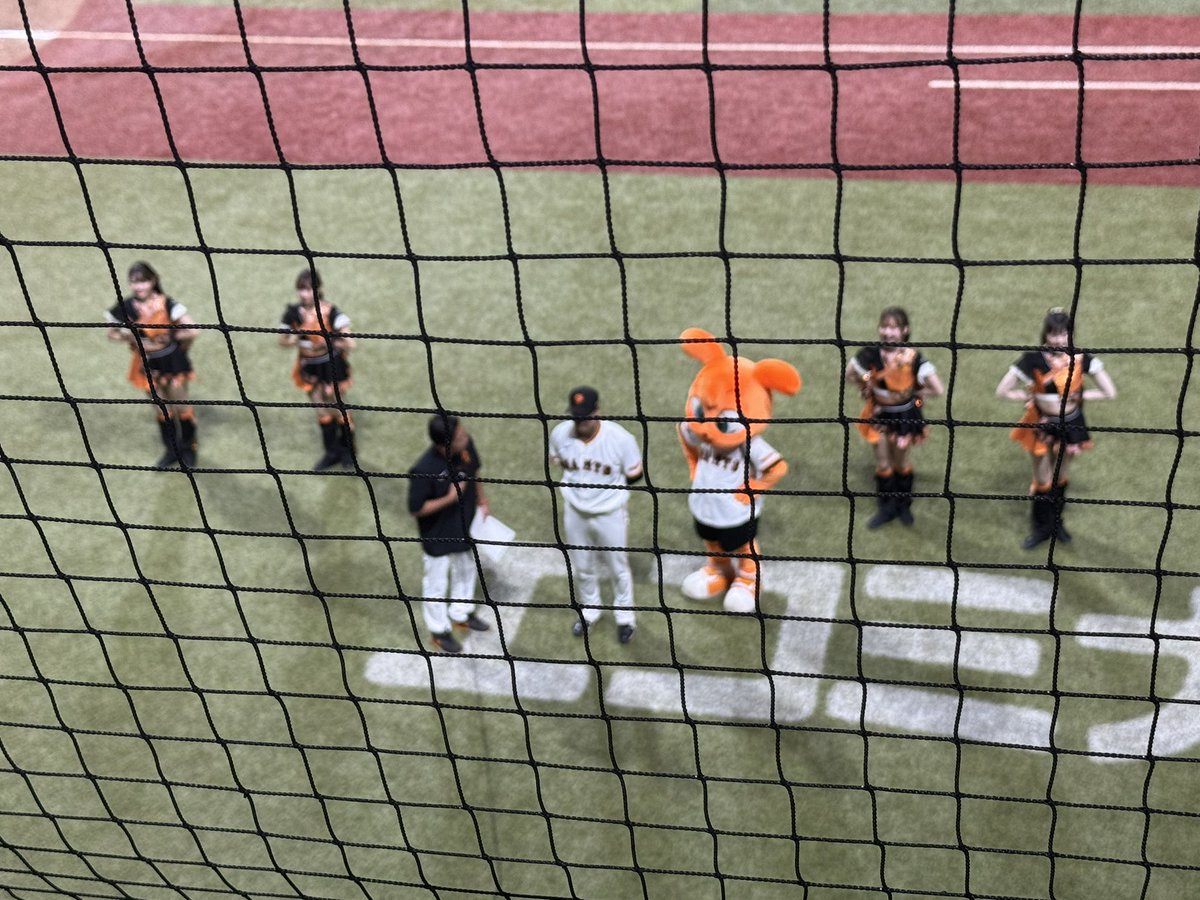 gu3_'s tweet photo. 今日も今日とてジャイアンツスタジアム
勝ちました✌️
帰りはシャトルバス使わずに約300段の階段を歩きました🚶‍♀️
昼間の登りは出来ないけど笑 https://t.co/DPoMeTI9CT