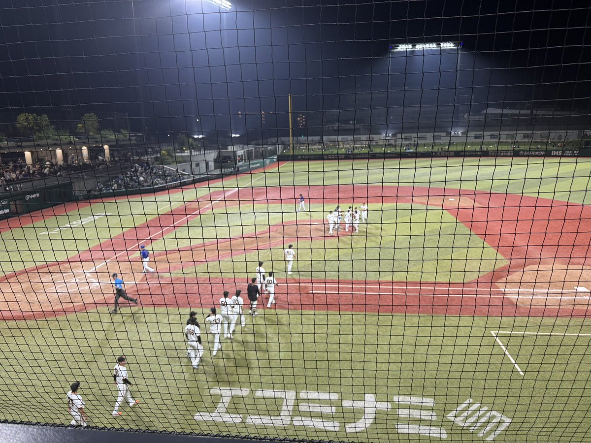 gu3_'s tweet photo. 今日も今日とてジャイアンツスタジアム
勝ちました✌️
帰りはシャトルバス使わずに約300段の階段を歩きました🚶‍♀️
昼間の登りは出来ないけど笑 https://t.co/DPoMeTI9CT