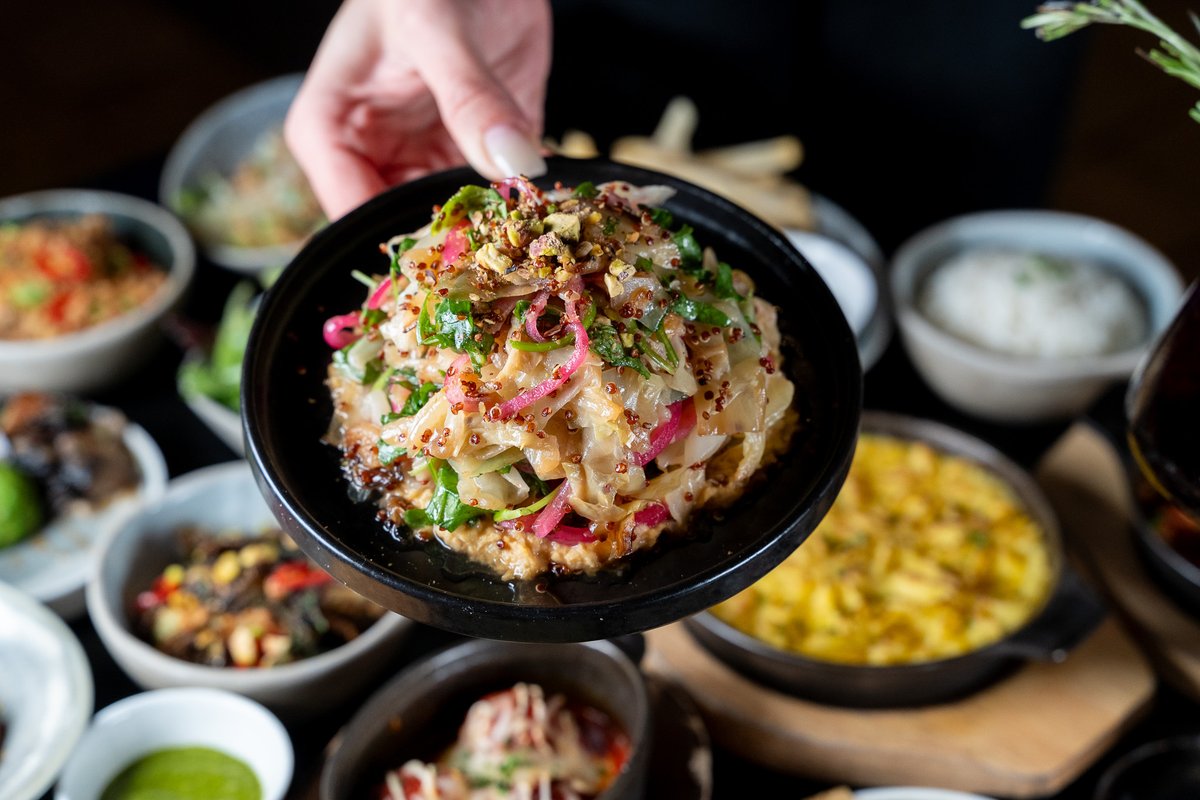 LiciousTO's tweet photo. Summerlicious is going by fast! Make sure you get those plans out of the planning phase. Drop your friends a reminder below! 👇

Gather with friends and enjoy three-course prix fixe meals from over 230 participating #LiciousTO restaurants.

Until July 19! https://t.co/ftnwdJkHj5

📷 Pictured:
CopaCabana Brazilian Steakhouse - Cabbage Salad
KINKA Sushi Bar Izakaya Harbourfront - Salmon Don
Chon Modern Thai Cuisine - Soft Shell Crab Fried Rice
3 Mariachis Esplanade - Chips and Guacamole