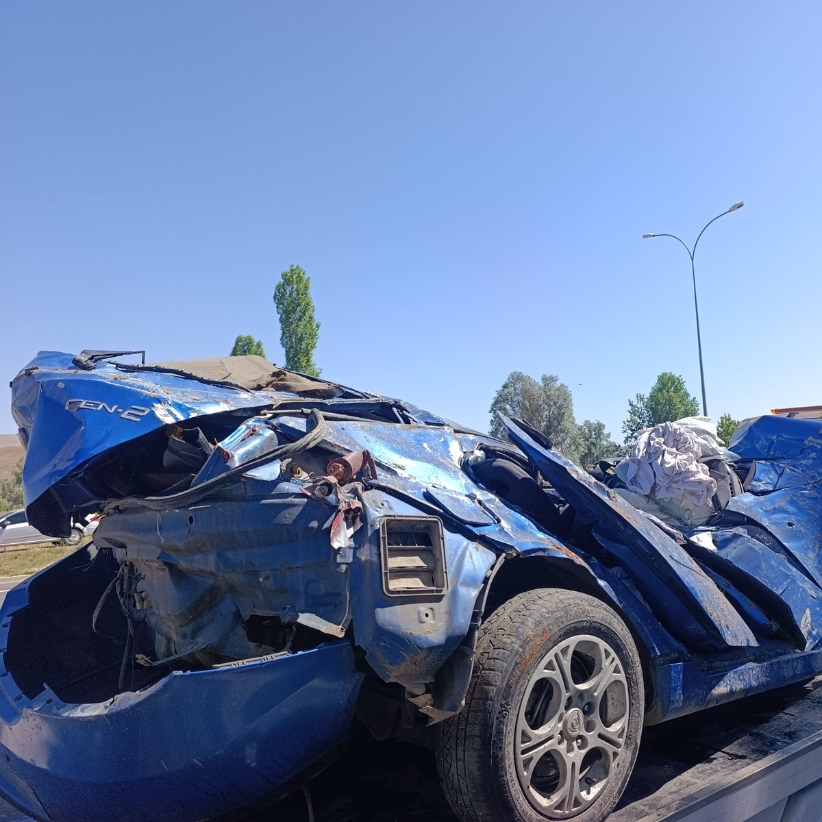 daktilock's tweet photo. Afyonkarahisar’da meydana gelen feci kazada Uzman Çavuş Hasan Samur ve eşi hayatını kaybetti, 8 aylık bebekleri ağır yaralandı. https://t.co/2afF6VuEuC