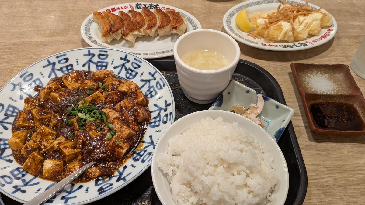 oki_real42's tweet photo. ライブの締めで食べるぜ！
いっぱい食べてリフレッシュ！ https://t.co/LDSJjlT4o6