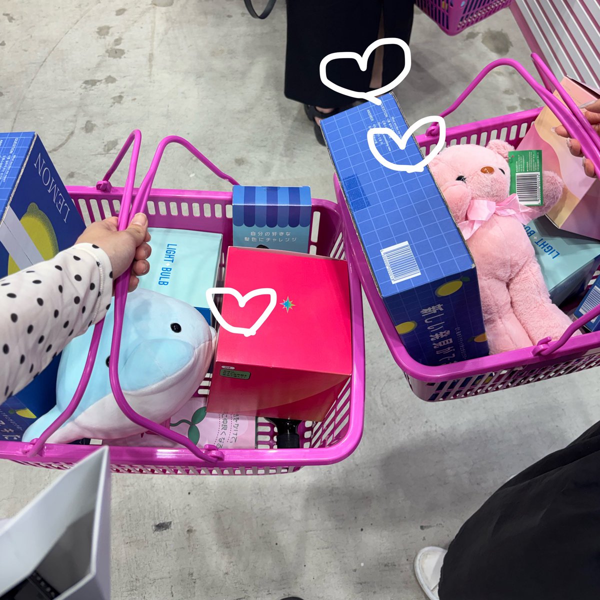 amiamicherry's tweet photo. Nちゃんとpopup巡り⭐️

あまりにも楽しすぎて初対面とは思えなかった🌺素敵なお菓子もありがとう！

また8月会えますように♩ https://t.co/l7wLjsCJFj