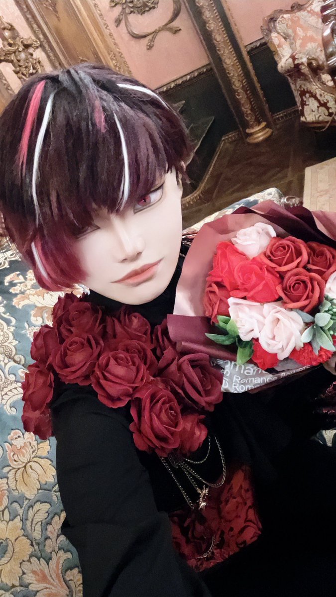enjuco14's tweet photo. ⚠︎捏造⚠︎
本日〜〜〜〜〜〜ゴシック衣装で集いたい私利私欲を大好きな方々に叶えていただきました🌹
それぞれの解釈あまりにも良すぎて最高でした…
最高の併せ＆最高の誕生日をありがとうございました😭✨
#ENNoir0712 https://t.co/gSAZRU2cLL