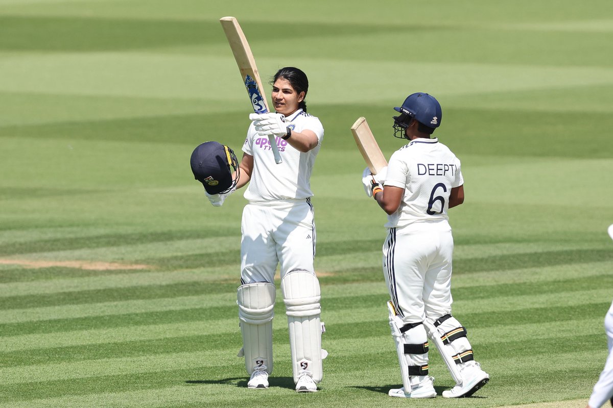 shreyab27's tweet photo. YASTIKA BHATIA. Take a bow 🙌🏻

A maiden Test century and she chooses the grandest stage of them all aka the Lord's 💯

#ENGvIND #TeamIndia https://t.co/ZGENXn7ZRj