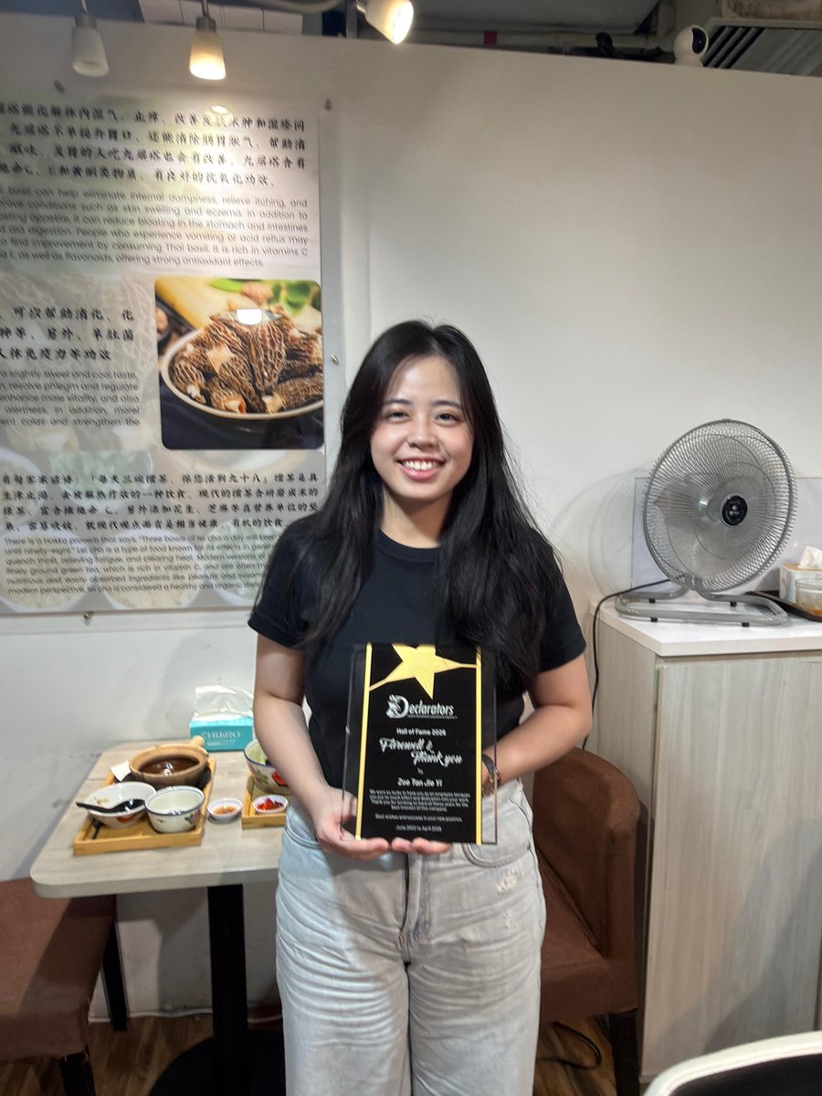 Declarators_'s tweet photo. Farewell Luncheon Celebrating Zoe Tan’s Journey with Declarators HQ

Last month, we came together to celebrate the journey and contributions of our Operations Manager, Zoe Tan, as she closed an important chapter with Declarators HQ. https://t.co/SnDlGTc4nC