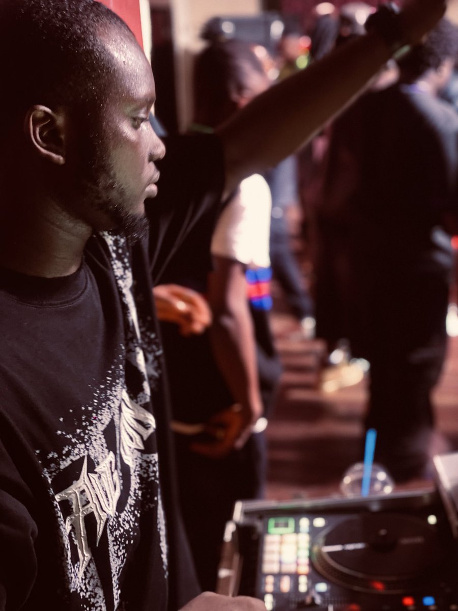 Solomon_epsi's tweet photo. Had a good time with @officialfrankdance and @afrofeet https://t.co/iren4lBGGD