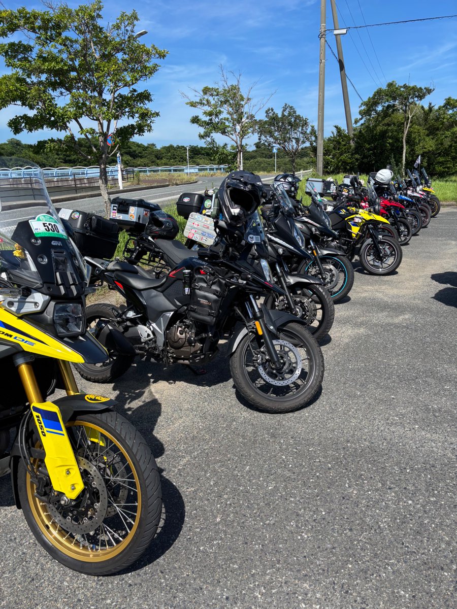 kq5HNUpx7z11QMv's tweet photo. 本日の〜…九州v-stromイベント　
参加させていただきましたー♪ ٩(^‿^)۶ https://t.co/1fgGqWfADc