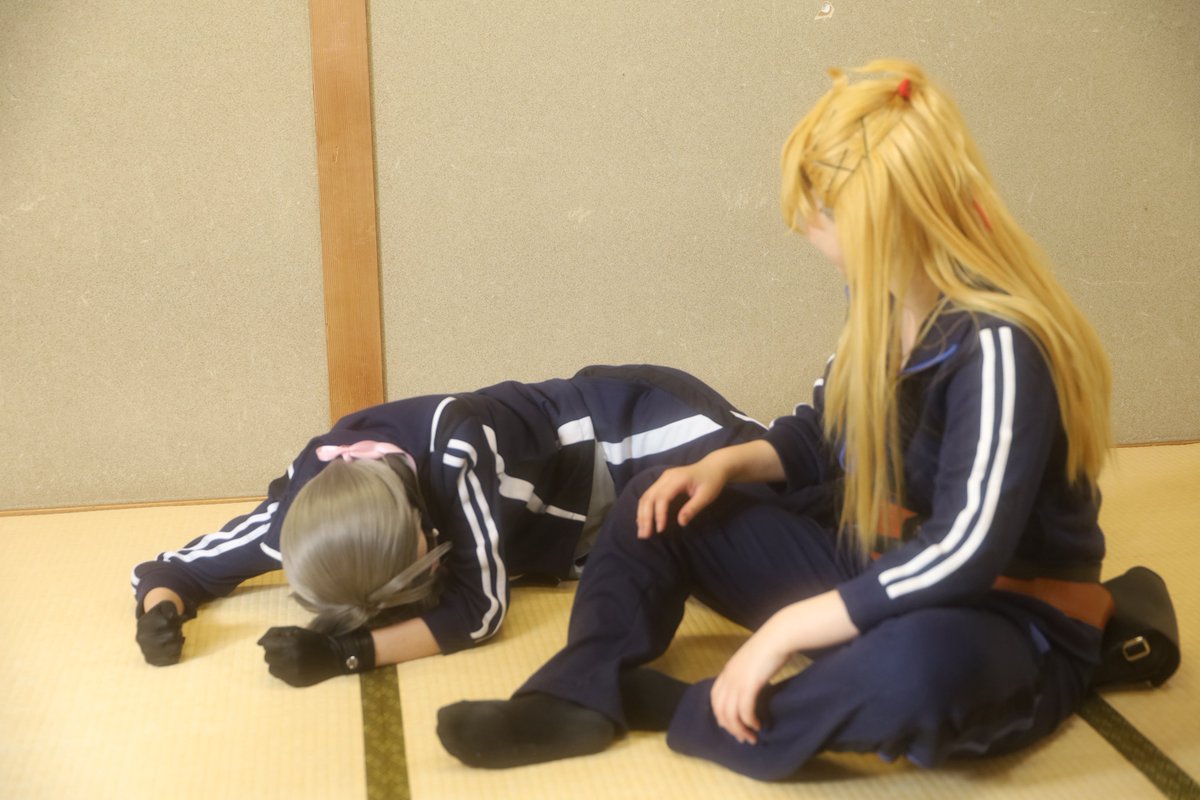 tsukki_687's tweet photo. ⚠︎Cosplay⚠︎

ストレッチするはにゃと
それを妨害するこりゅ
そして敗北

こりゅ (@Snow_neve_ )
📷✨(@mitsu_photo3286 )

#なぎと本丸〜なぎがてぇてぇ刀たちを愛でたい〜 https://t.co/8V8oZXtJKN