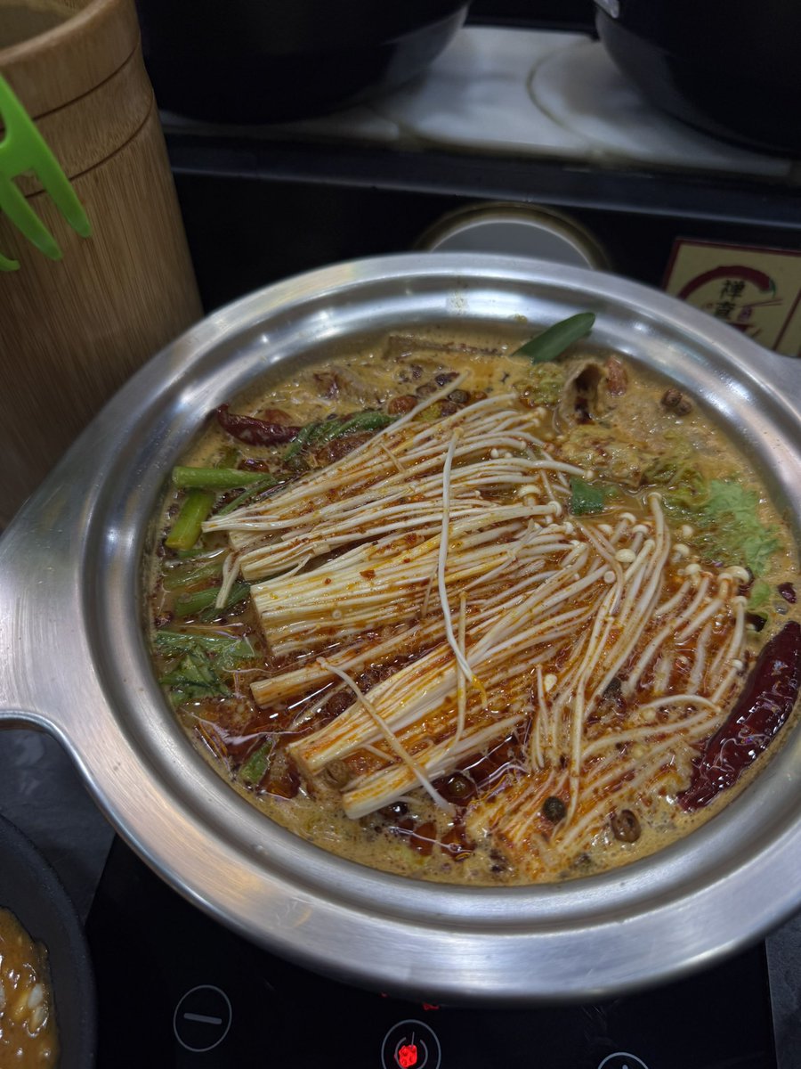 Kanompiiee's tweet photo. ทุกคนทานข้าวให้อร่อยนะคับบบสำหรับคนที่กำลังอีทๆ สำหรับใครที่ยังไม่อีท ก็ขอให้ได้กินของอร่อยๆนะคับบบ https://t.co/nmqOlbDKgc