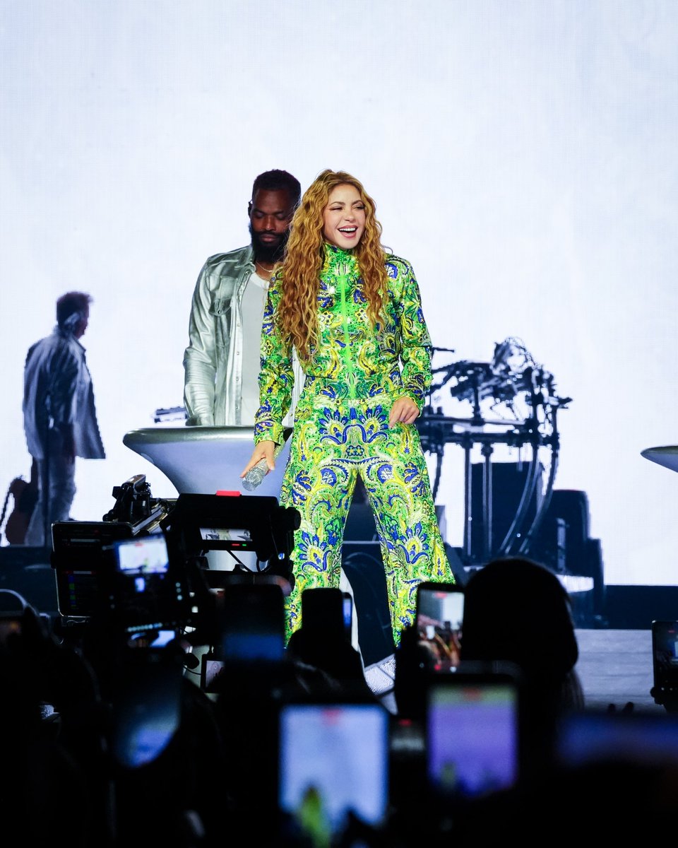 tdgarden's tweet photo. THANKS FOR 2 INCREDIBLE NIGHTS, @shakira 💜 https://t.co/eeoXFJmI2r