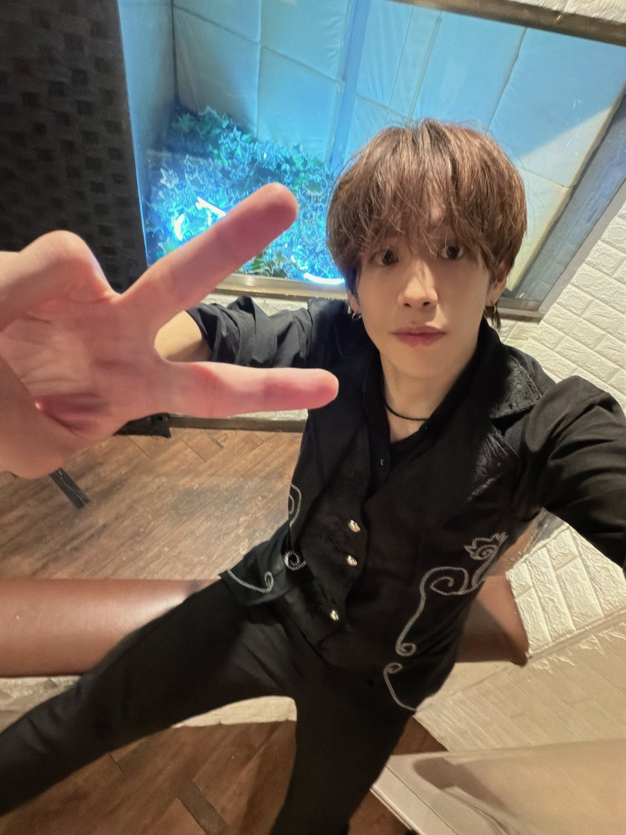 superfantasy_yt's tweet photo. 来てくれたみんなありがとう！
YAMATOの分も4人でパワー出してやり切ったゾォー！
次の公演は5人で！！

踊って歌って楽しい1日でした😃 https://t.co/yWX3oarlZx
