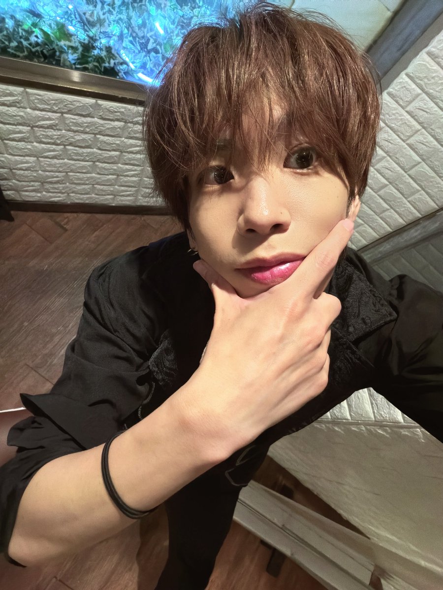 superfantasy_yt's tweet photo. 来てくれたみんなありがとう！
YAMATOの分も4人でパワー出してやり切ったゾォー！
次の公演は5人で！！

踊って歌って楽しい1日でした😃 https://t.co/yWX3oarlZx