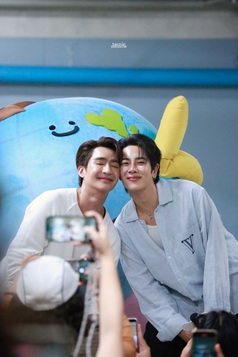 taeniemenow's tweet photo. แฟมิลี่ของโอ้น น่ารักมากก 😭🤎❤️

EARTHMIX STW SIGN YBOOKFAIR11 
#YBOOKFAIR11xEarthMix https://t.co/Tav4XQrFOk