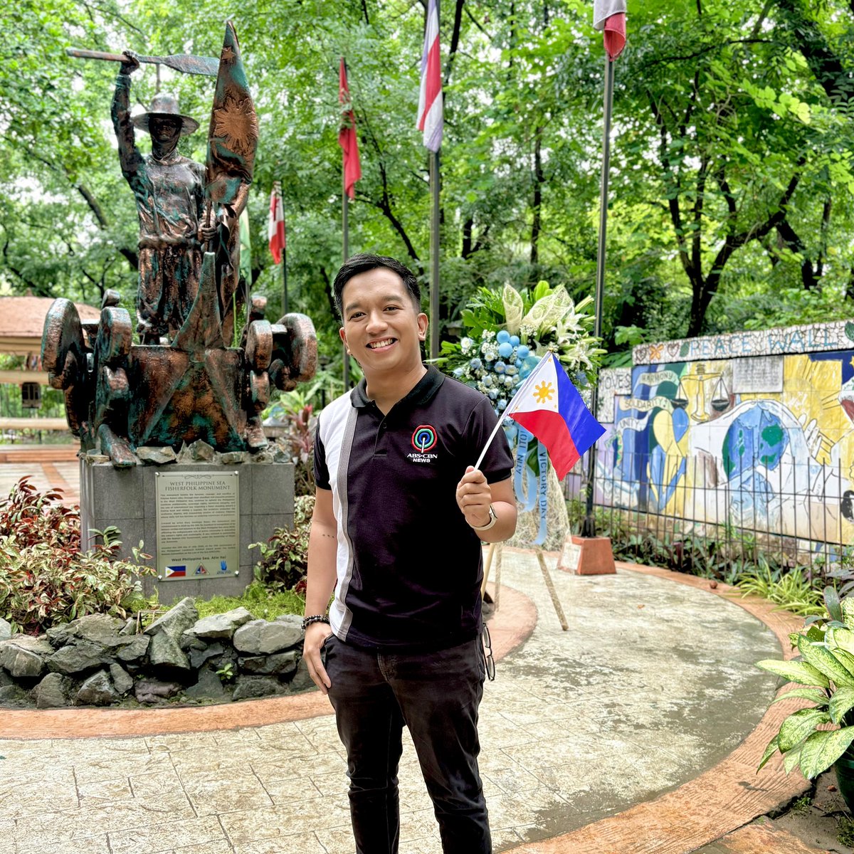 JervisManahan's tweet photo. Happy #WestPHSea Day!
Today marks the first decade since the historic arbitral ruling came out. I can still vividly remember that day. Covering the West Philippine Sea has changed over the past ten years, and I'm just glad I'm still here reporting about it!
🇵🇭 https://t.co/AF3c2TlB2e