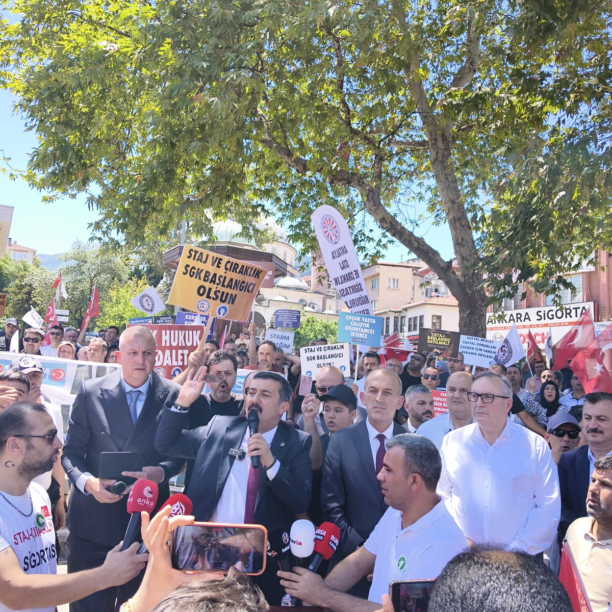 STAJMADURLARID1's tweet photo. Büyük Bursa Basın açıklamasında Staj ve Çıraklık Magdurlarina Desteklerini esirgemeyen
 @iyiparti
@YS_Turkoglu vekilimize 
Bursa İl - İlçe Başkanlarımıza Teşekkürlerimizi sunariz 
@CirakStajFED
@ANKSTAJCIRAK
Stajyer çırak Bursada #StajçıraklıkSgkBaslangıçıOlsun https://t.co/2qgZu9CXT9