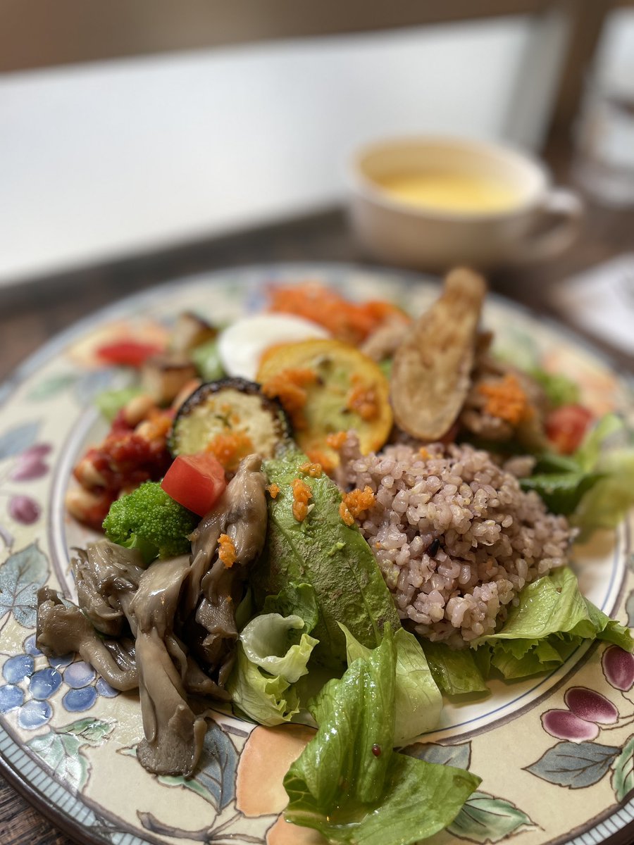 kate_and_soi's tweet photo. 7/13月 11時〜15時 #PeacefulTable 出店です。野菜もりもり!
有機野菜農家でもあるPeacefulTableさん。昼めし旅をご覧いただいたら食べたくなっちゃいますよね!
#行田市 https://t.co/qlo7UWpyij