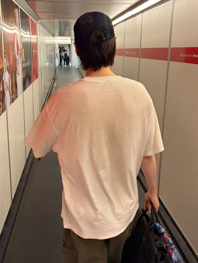 sucreyoongi's tweet photo. remember when i said yoongi knows exactly what the yoongi girlies want to see? yeah https://t.co/8SyvlGSXl8