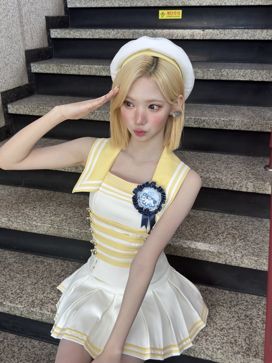 S2Uphilippines's tweet photo. [🍓] 260712 Hearts2Hearts Weverse Update

Hachus! Our 'Lemon Tang' promotions have ended🥺 Thank you so, so much for sending us so much love for these promotions too💛

To the Hachus who always joined us for pre-recordings and cheered us on until the end, thank you so much, and to the Hachus who watched our music shows from home and cheered us on, thank you so much too. And we are sincerely grateful for even giving us the truly precious gift of 1st place!! Thanks to you, these promotions were even happier and will remain an unforgettable memory.We'll show you even better sides of us in the future, so let's be together for a long, long time. Always thankful and love you all very much 🍋✨💛

#Hearts2Hearts #하츠투하츠 #H2H
#JIWOO #지우
#LemonTang #Hearts2Hearts_LemonTang