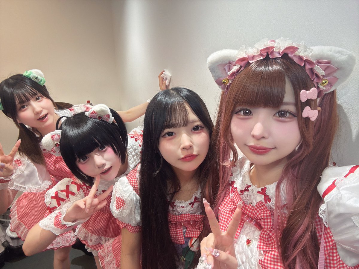 amdk_official's tweet photo. 『FUTURE SUPER LIVE2026』ありがとうございました🍭

次の甘毒は7/16の新宿ReNYです👇
11:45〜と凄い早い時間帯ではありますがお待ちしております🎤 https://t.co/HnG90QLxMj