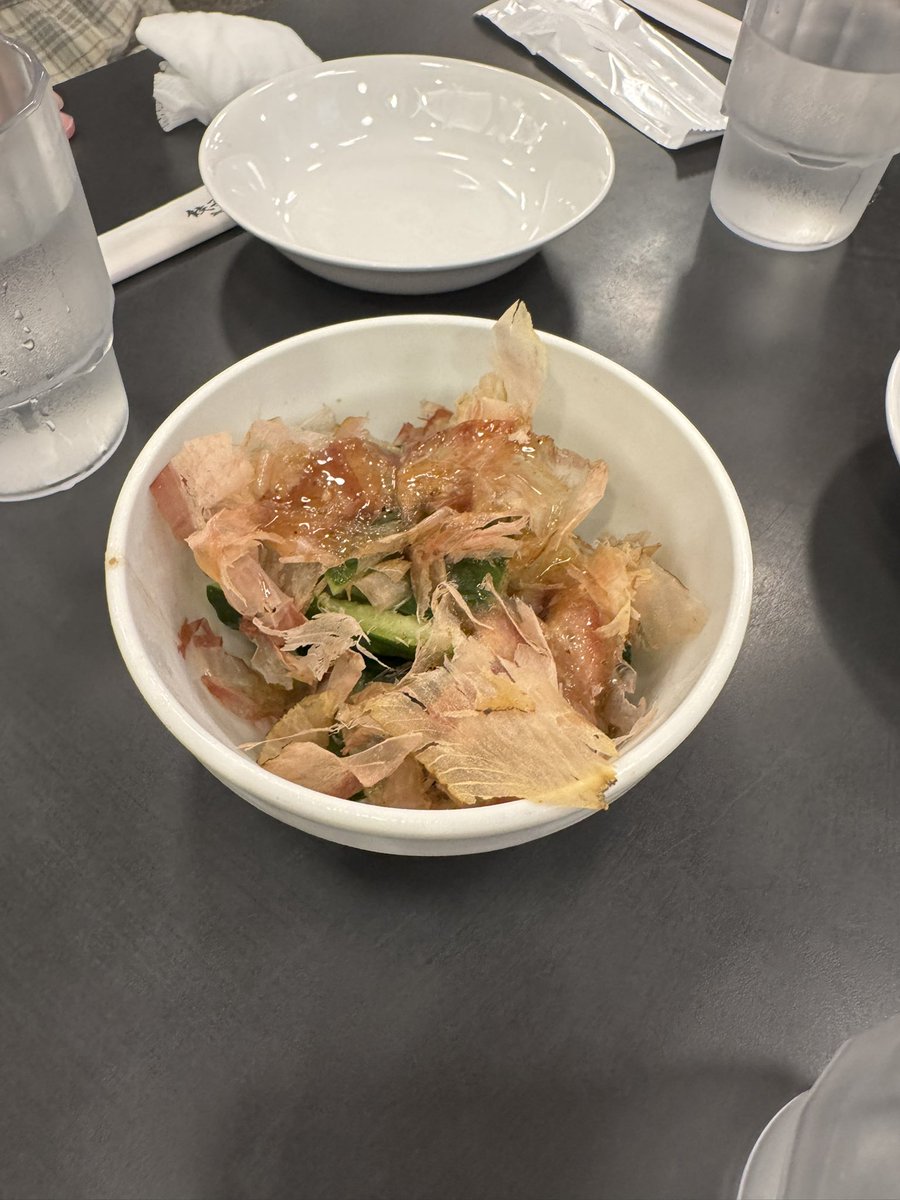Chill_beans_fan's tweet photo. モニが冷やしきゅうりとか言うからきゅうり無性に食べたくなった https://t.co/uW1QEoAUYj