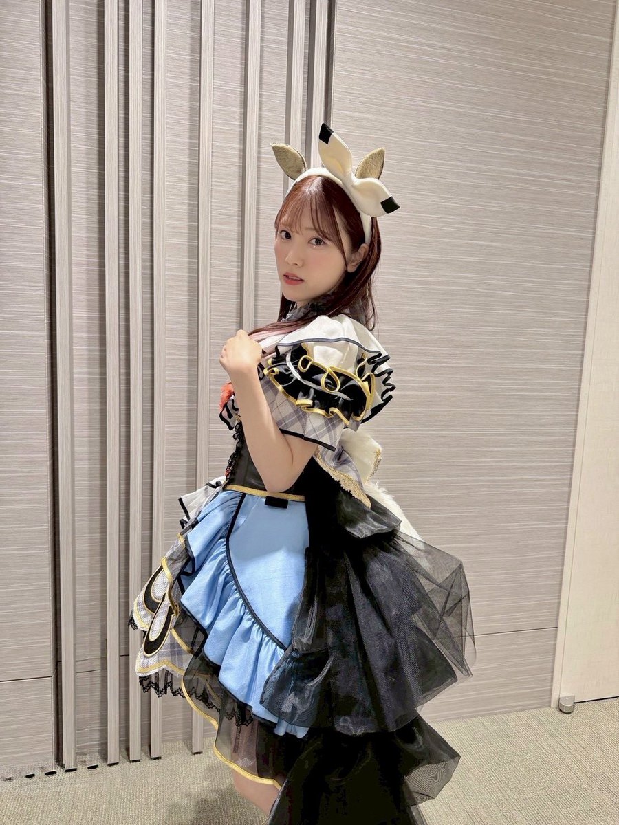 kaori_staff_'s tweet photo. #アニサマ 2026 Day3✨

#ウマ娘 として出走しました🩵
トレーナーのみんなの声が大きくて嬉しかったです🫶🏻

#オーイシマサヨシ さんとのコラボも熱々でした✨

アーモンドアイ役として初めてアニサマに立たせていただきましたが、トレーナーさんの一体感は最高です！

ありがとうございました✨✨夏織 https://t.co/ZChAh7nF0c