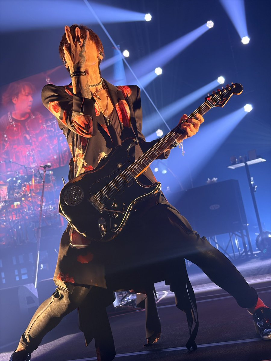 kadoi72's tweet photo. 最前列SUGIZOド前で昇天
SUGIZO通るたびに超いい匂いする
お疲れ様でした
#LUNAPIC https://t.co/YH2ULyVN11