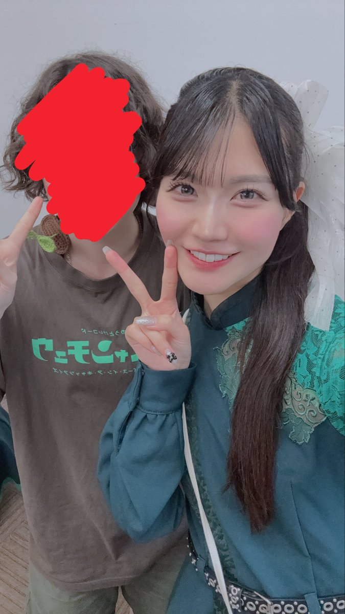 goestothebeds's tweet photo. そして仙台でメンバーみんなとのツーショット写メ！
またみんなと仙台行けてよかったな https://t.co/Y45fcXXWhp