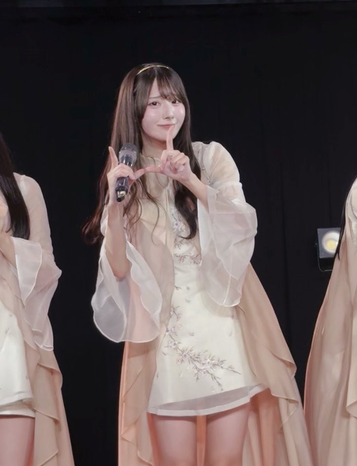 3o_oov's tweet photo. 両手をL字型にしてみてください
親指をくっ付けたらそれがコップです https://t.co/HUWYh7ahmN