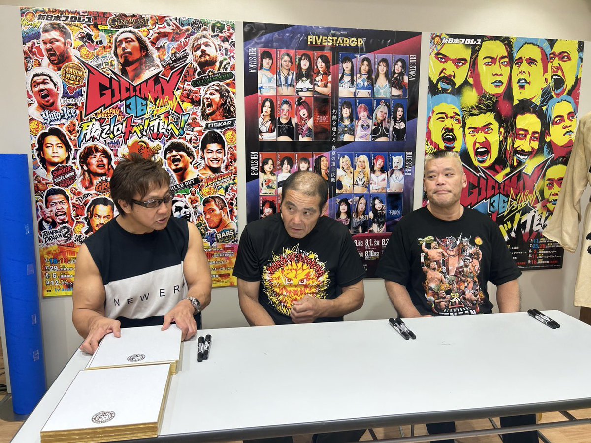 cozy_lariat's tweet photo. 新宿・京王百貨店でのサイン会、無事に終了。

たくさんのお客様に来て頂いたので「巻き気味」でサクサク進行しなきゃいけないのが残念でした。

もっとたくさん話したかった。１０倍だぞ、１０倍！くらい☺️。

でも、そうしたらまだサイン会終わってないか（苦笑）。

とにかく嬉し過ぎる時間でした。 https://t.co/sm1eUAX0ws