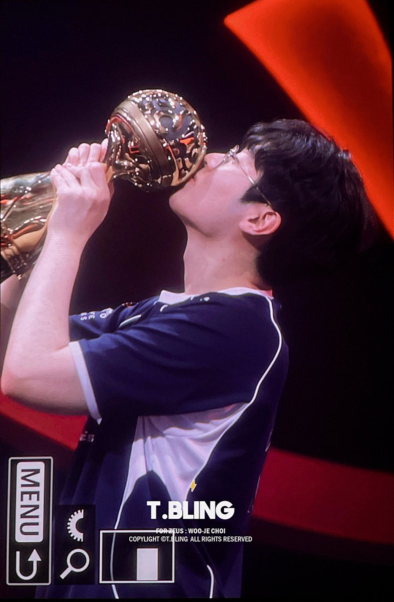 t_bling_zeus's tweet photo. 2026 MSI CHAMPIONS
#제우스 #최우제 #ZEUS #HLE https://t.co/QZbeobyK2S