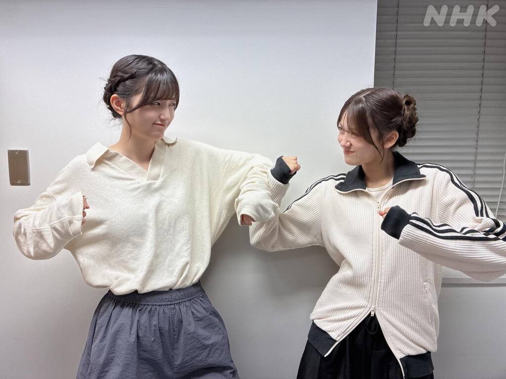 nhk_radirer's tweet photo. 🍉🍦『夏！心を踊らせちゃうぞ！対決』🎐🌻

乃木坂46「真夏の全国ツアー」が始まる前ブログで「心の踊る方向へ進む夏にするんだ」と書いていたまおちゃん。そこで今日は夏のシチュエーションで対決します！

❤️‍🔥同時配信❤️‍🔥
https://t.co/x5sTKBxIQH
#nhkらじらー #五百城茉央 #奥田いろは https://t.co/6fW4VaZWyZ