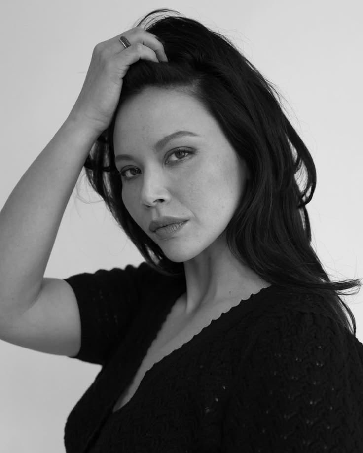 mlssence's tweet photo. HER AND THESE GODDAMN BLACK AND WHITE PICTURES https://t.co/n1PaiAjBDJ
