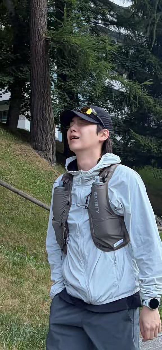 DataAgustD's tweet photo. I just know he's talking about his bay to breakers uphill lore again. 😭 https://t.co/8HDH09GpGW