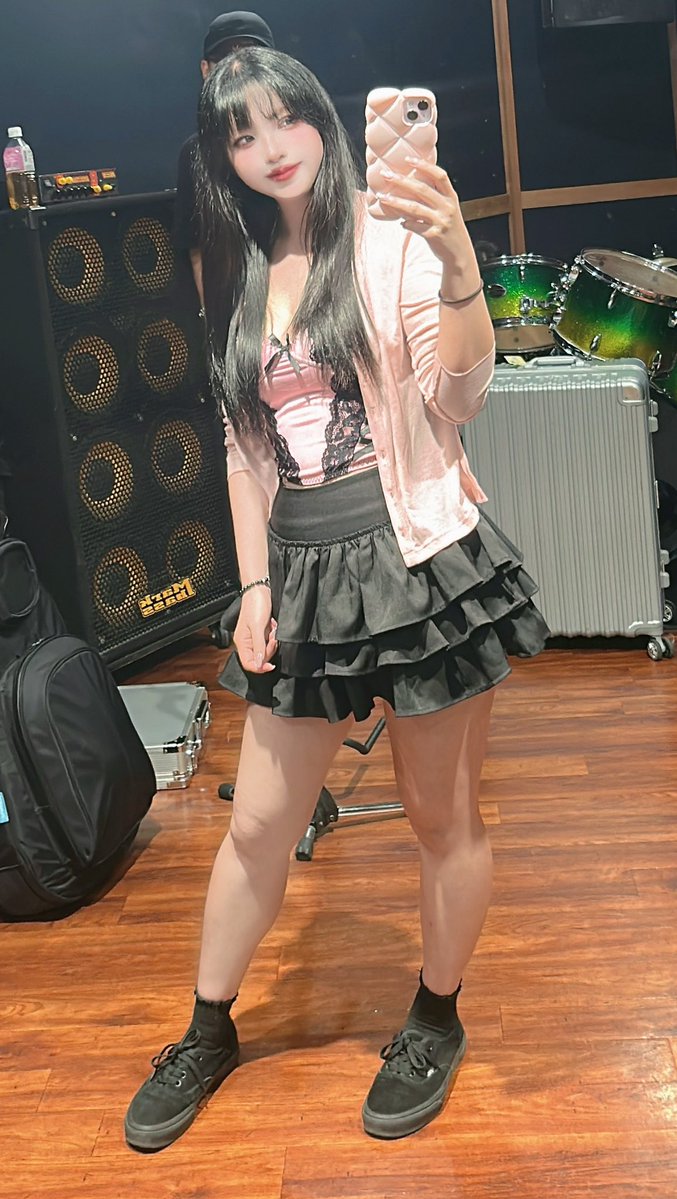 wankosmith's tweet photo. NEON ONI、リハしてきました〜！！
明日は新宿ANTIKNOCKでライブだよ💖

今日、熱中症気味だったんだけど、まいちゃんが梅くれて元気出た、ありがとう🥹

Venusってどなたですか？🐱 https://t.co/L41HilWh3a