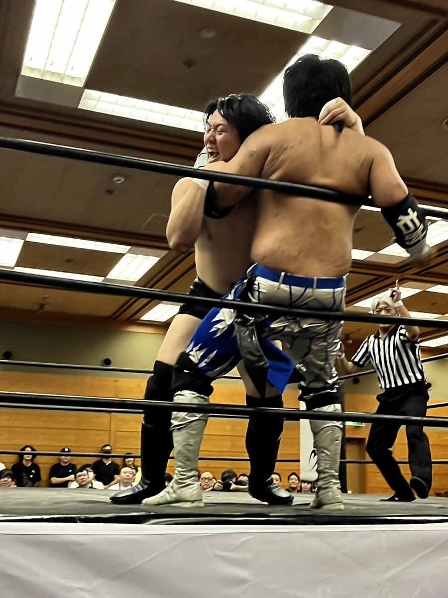 plasticrage23's tweet photo. 成長が止まらないアリ選手だけど自身には大きな何かが欠けてる気がするらしい
そして杉浦選手にはひとを変える力があると思ってる
若鯱プロレス楽しみ🔥👊 https://t.co/gOFryTreHu