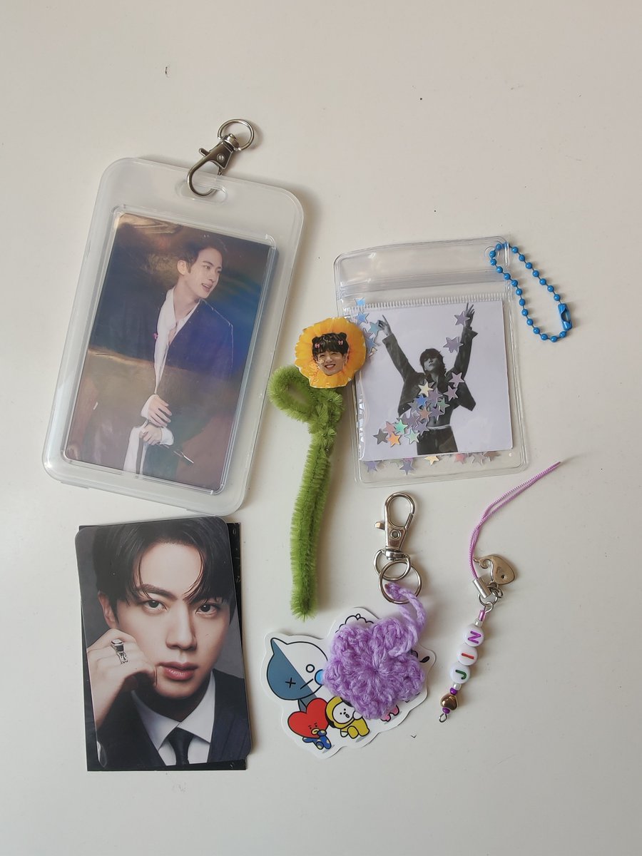 narminimoni's tweet photo. I want to thank generous and creative Madrid Armys for their wonderful gifts, you made the concerts even more meaningful 💜 thank you so much 💜 https://t.co/PPJTvdFKAd