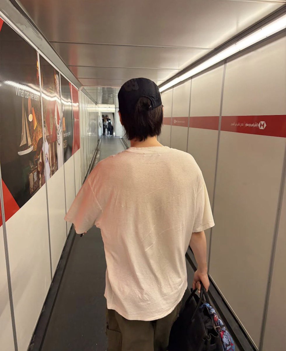 mygrchive's tweet photo. i love the new era of him https://t.co/XFTJFskfjR