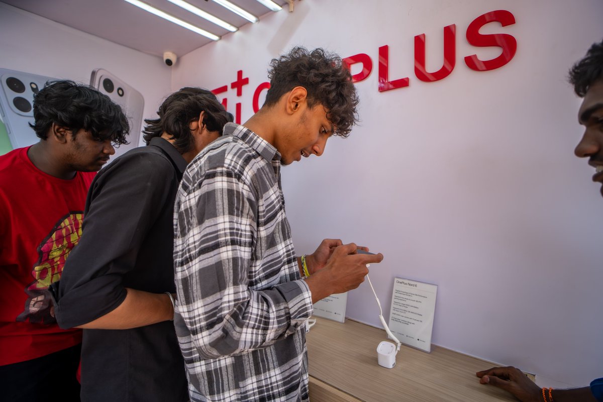 OnePlus India tweet media
