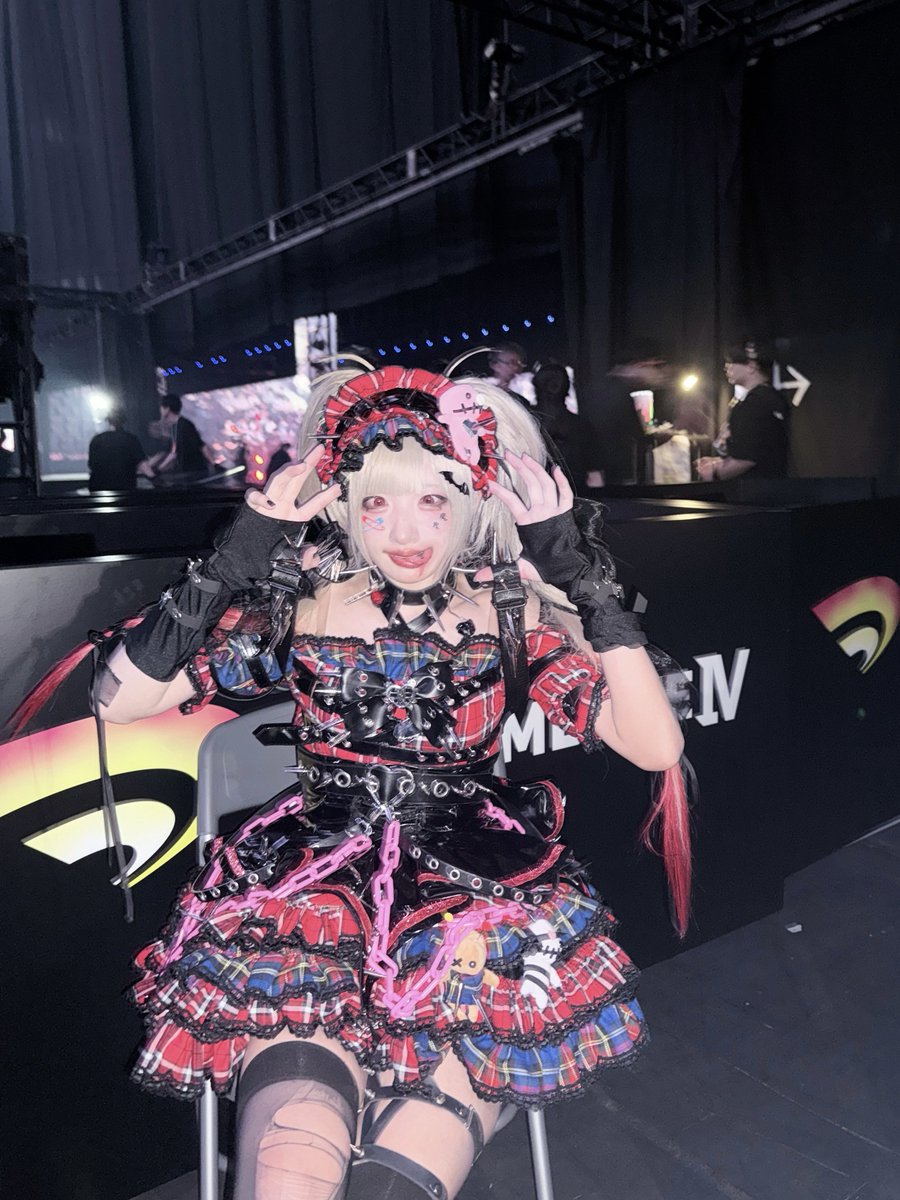 Pikarin_shiina's tweet photo. モンスターストライクDREAMDAZE Ⅳ2日目も狂愛してくれて現地の皆も配信の諸君達もいっしょにあそんでくれてアリガタキでしたー！開幕から元気でいいコ達…(｡・ｗ・｡)

1日目と御衣装変わってこの日の為だけに創作致し魔したチェルちゃん要素も加わえたらびゅな奴

#モンスト　#モンドリ　#絶対狂愛エゴイスト