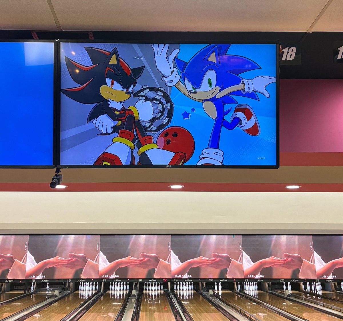 Answer_dog's tweet photo. 私が行ったところ(愛知)は昨日の夜時点でまだまだあったよキラキラカードもクリアファイルもコラボメニューも https://t.co/j61BIZdLHO