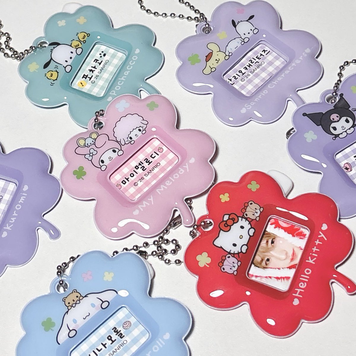 Leejstore's tweet photo. ꒰ Pre-order 🛒꒱ #ตลาดนัดsanrio #ตลาดนัดซานริโอ้ 

⭐️ Sanrio Characters Random Name Badge Keyring
ꔛ ราคา 70฿ (มัดจำ35฿)
ꔛ ขนาด 6x5.5 cm
สุ่ม 1 ใน 8 เลือกไม่ได้นะคะ

🍀มัดจำที่เหลือชำระตอนของถึงไทย
🩵สั่งซื้อทาง DM  ✈️ ส่งกลับไทย10-15วัน
🐈ค่าส่ง 35/50 https://t.co/TFJZrLJVly