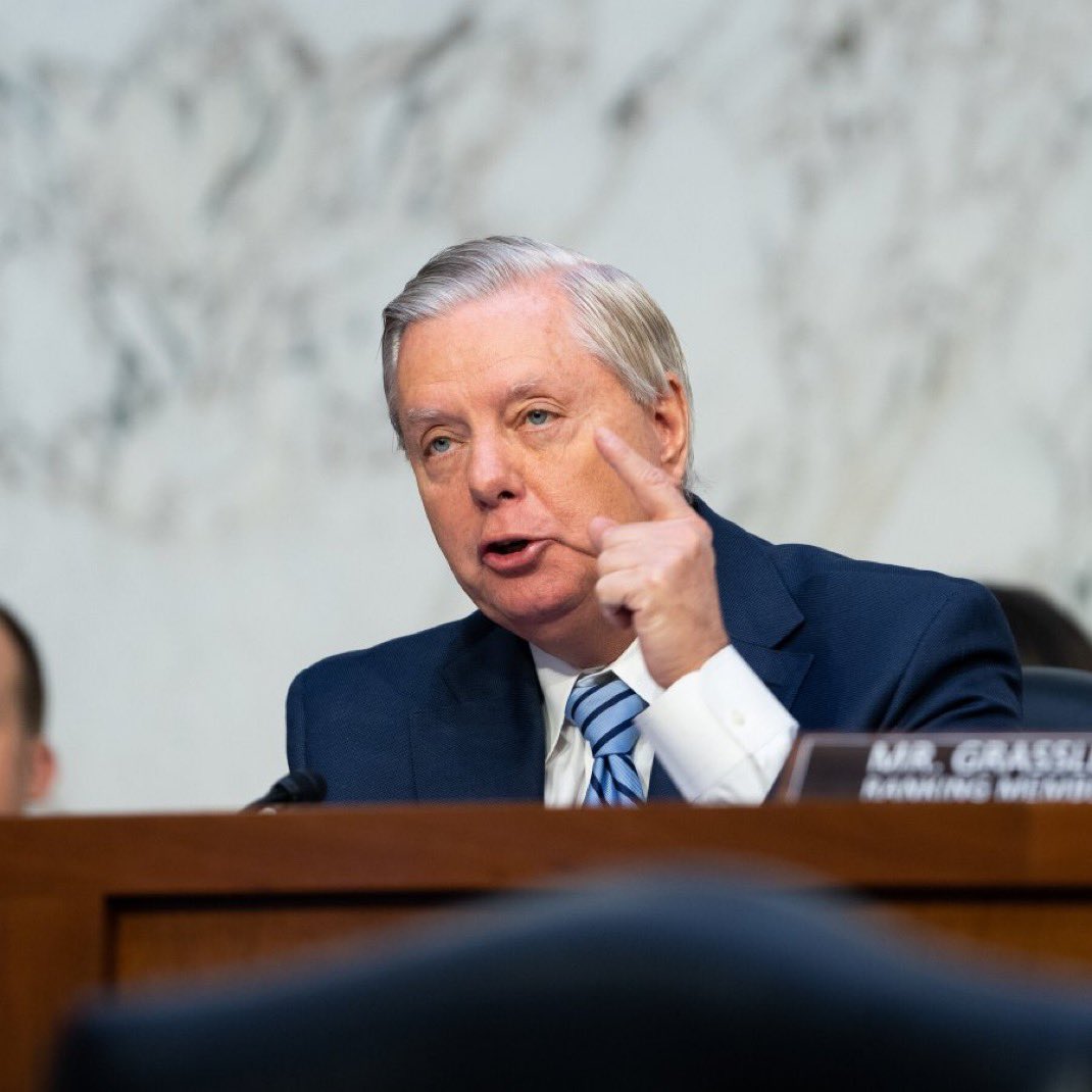 visegrad24's tweet photo. U.S. Senator Lindsey Graham has died at the age of 71 following a "brief and sudden illness”

Rest in Peace Lindsey https://t.co/FmscNRca12