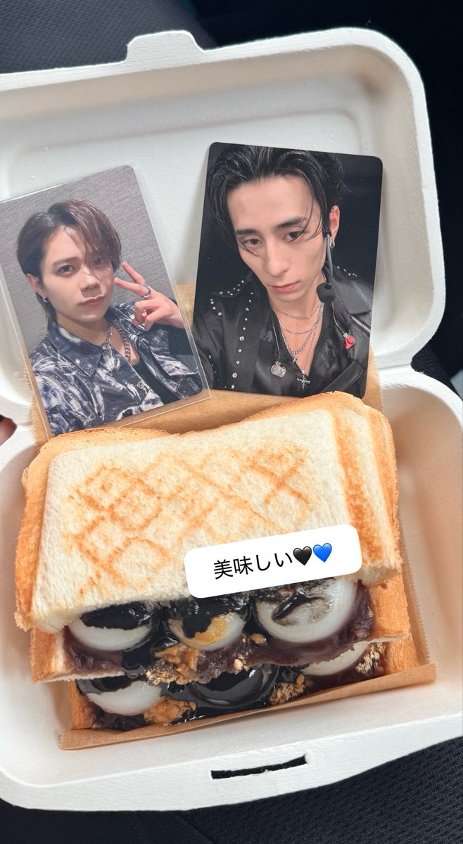 kaerunrun18_kyo's tweet photo. 今日は娘の用事で近くに行ったので

CENTREさんの白玉サンド‼︎
美味しすぎてペロっと食べちゃった😋 https://t.co/yRMqClewMR
