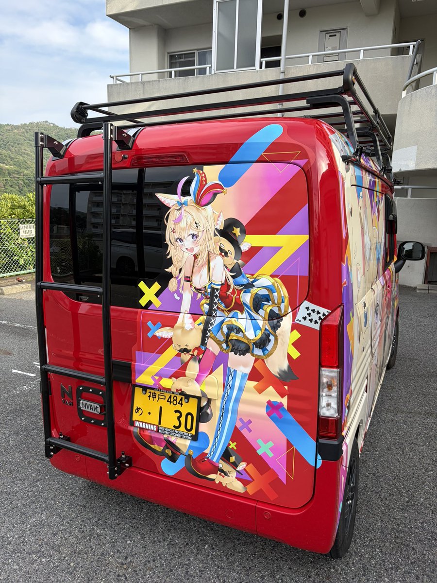 nekosamurai_d's tweet photo. 新作痛車出来ました！

フェネックの中では1番派手！
我等が座長！尾丸ポルカ！

めちゃくちゃド派手に大きく貼ってもらいました！ど迫力&激カワイイ💖

前後イラスト利用
こうましろ先生@itsuwa0815

左右イラスト依頼
水火ミミック先生@sui_hi_sf

その他お世話になった方はツリーに

#尾丸ポルカ　#ポルカ撮るか　#みてみてポルカ　#尾丸座　#座員　#痛車