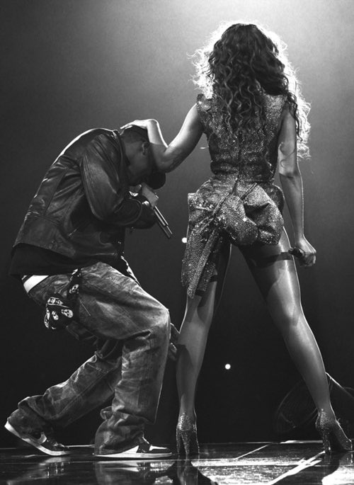 AbdullahAli_92's tweet photo. @__Onixivy_ Gonna add it to this one as my favorite JAYONCÉ pics https://t.co/tImpiWEkOP