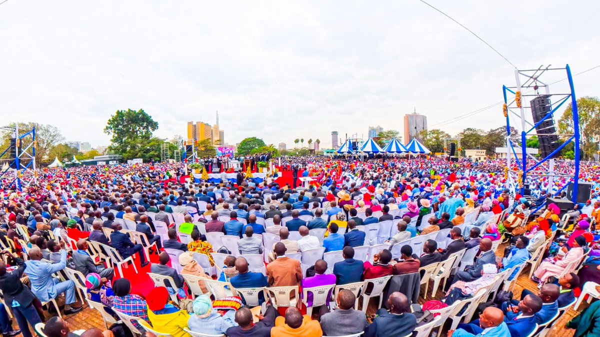 RepentanceNews's tweet photo. 🚨HAPPENING NOW🚨 

Mammoth Crowds Celebrating HIV HEALED at Uhuru park - City of Nairobi, 

🔹National joint Sunday service presided by the Mega Prophet of YAHWEH Dr. David Owuor 
#HolyOfHoliesAgenda https://t.co/rmOhGFpXVo