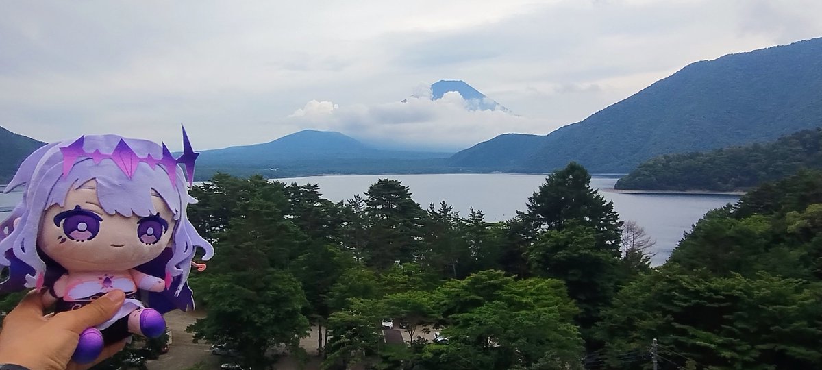 Ikanuhm's tweet photo. Hoy es el dia 2b de campismo en descenso hacia Numazu.
Puto google, me queria hacer caminar 2 horas a lo pendejo con su ruta hahaha.
Hoy estamos en la tierra sagrada de Yuru Camp. Koan Campgrounds 🏕️ 
Es impresionante la vista a Fuji-san desde aquí 🗻.
Y pa comer, Kare-men :) https://t.co/WTm6vSGtrS