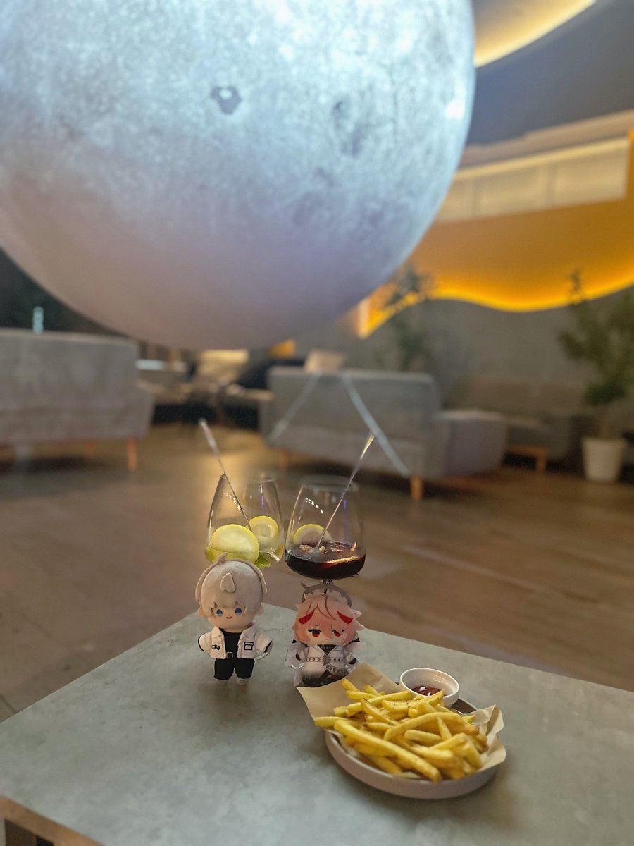 _mia_sr12's tweet photo. 📍Shisha Cafe Lounge Neom

久しぶりにシーシャ⸝·⸝⋆꙳
南国MIX、さっぱりしてて吸いやすい！🌼.*
この組み合わせおすすめです(ᐢᴗ ·̫ ᴗᐢ)👍🏻✨️
お酒もトリュフポテトもケーキも全部美味しくて、素敵なシーシャ屋さんに出会えて嬉しかった⸝⸝> ̫ <⸝⸝ᐡ💕

#ダズルック ꙳ ⋆ ⸝⸝ https://t.co/jNRul2Lc5L