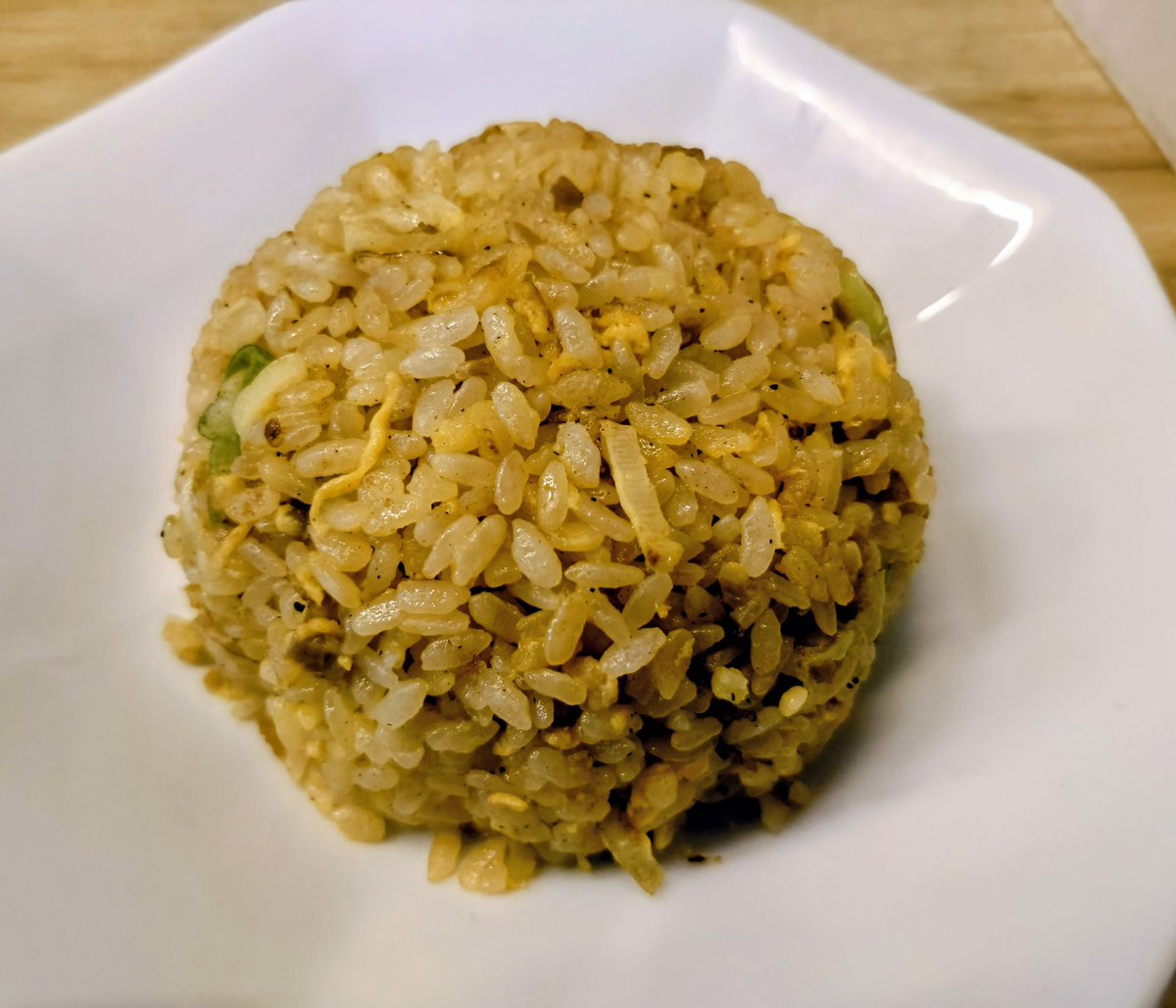 kiu3458's tweet photo. 近所にできた二郎系のラーメン屋さん昨日は味噌売り切れてたから味噌食いに来たら夜の部お休みしますて貼り紙してあったからすぐ近くにトムヤムクンタンメン食べに来た！美味いから問題ない‼️明日行こう🥲 https://t.co/x8JrQt2g55